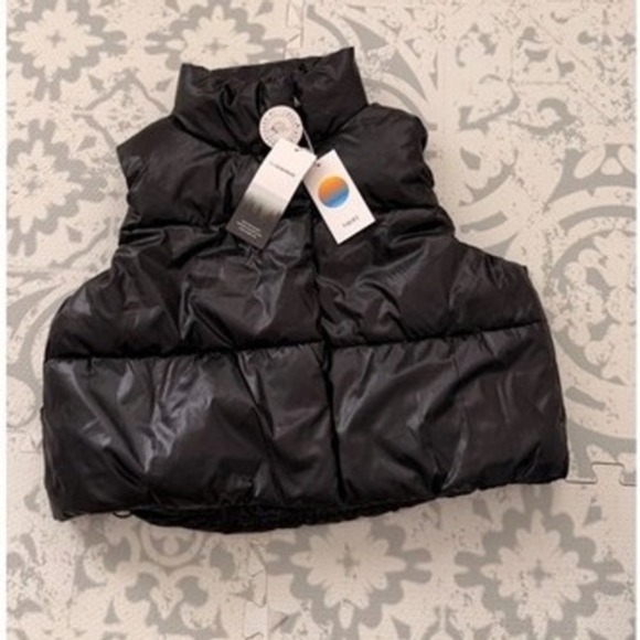 Vuori Jackets & Blazers - NWT Vuori Hudson Insulated Crop Vest Black Size Large Women Puffer Jacket New